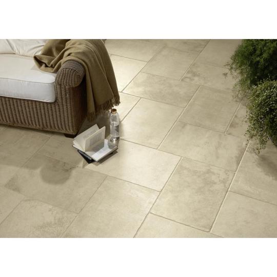 bezs kohatasu mediterran burkolat teraszra bezs jarolap csempe padlolap burkolat mediterran vintage kohatasu vintage vilagos furdoszoba homok szinu nappali terasz lekerekitett isla ceramica opus lameridiana fagyallo burkolatok.jpg